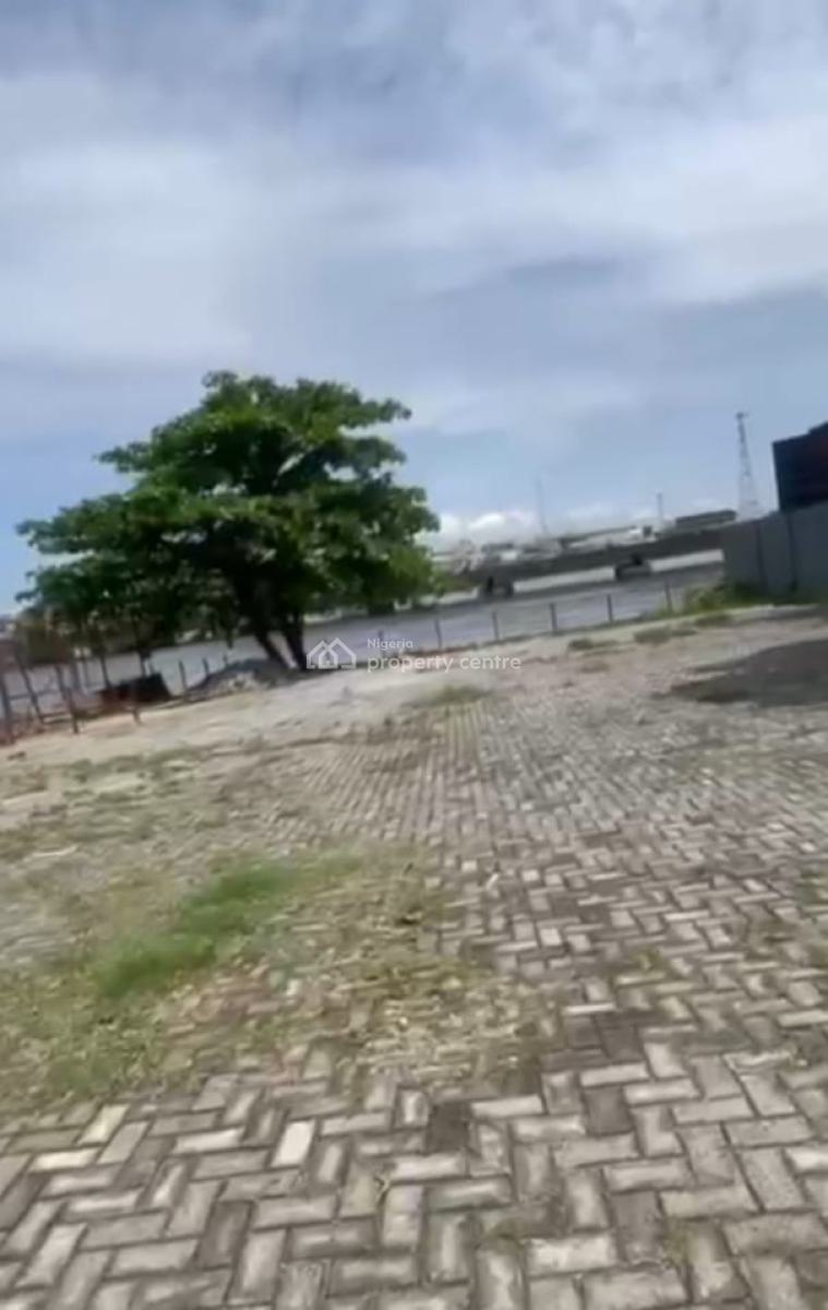 a Waterfront Land of 1000sqm, Lekki Phase 1, Lekki, Lagos, Commercial Property for Rent