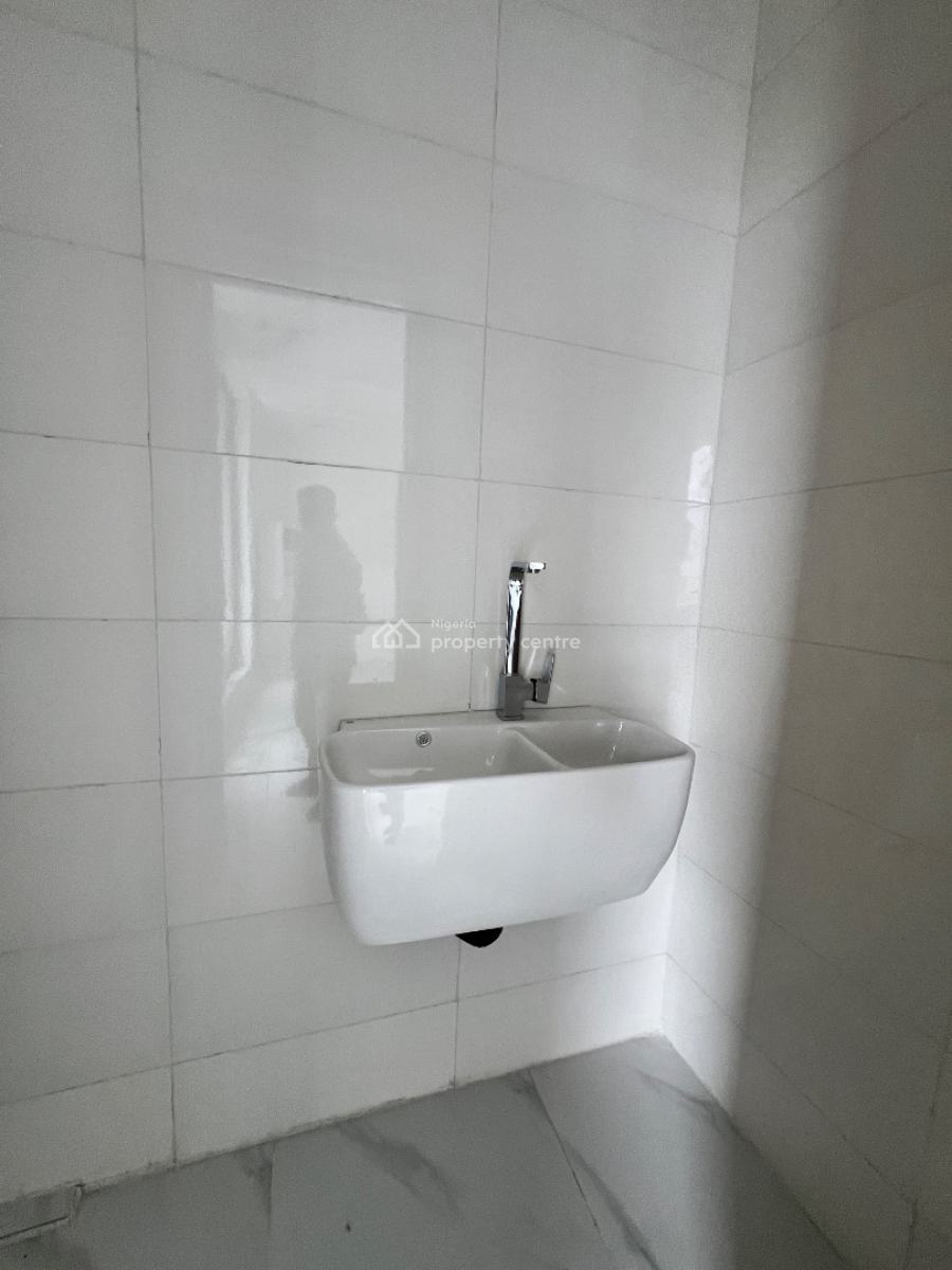 Brand New 2 Bedroom Apartment, Lekki Phase 1, Lekki, Lagos, Flat / Apartment for Sale