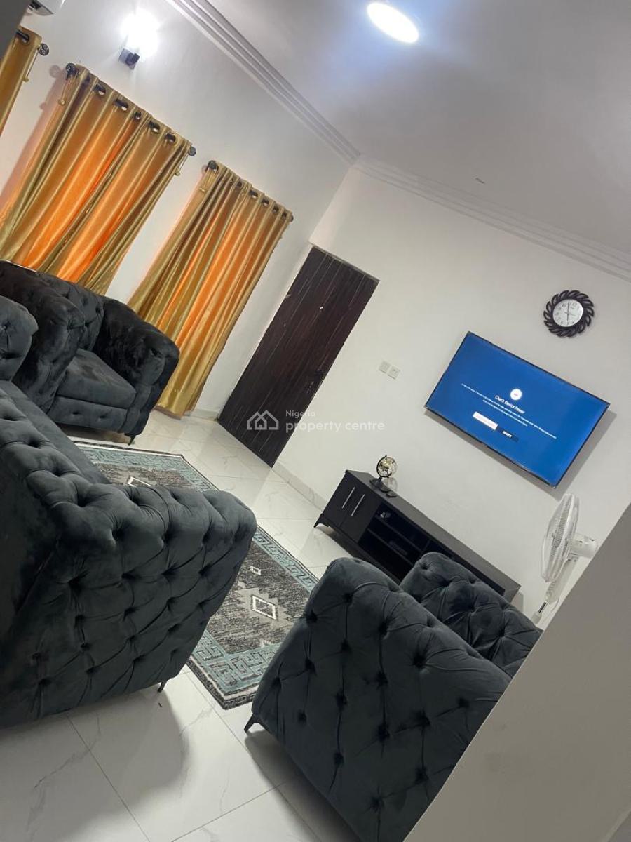 Lovely 2 Bedroom Apartment, Akinwunmi Street Alagomeji Yaba,lagos, Yaba, Lagos, Flat / Apartment for Sale