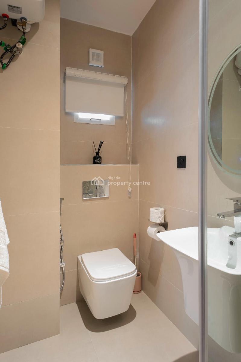 Newly Furnished Luxurious 4 Bedroom Apartment with a Private Bedroom, Lekki Phase 1, Lekki, Lagos, Flat / Apartment Short Let