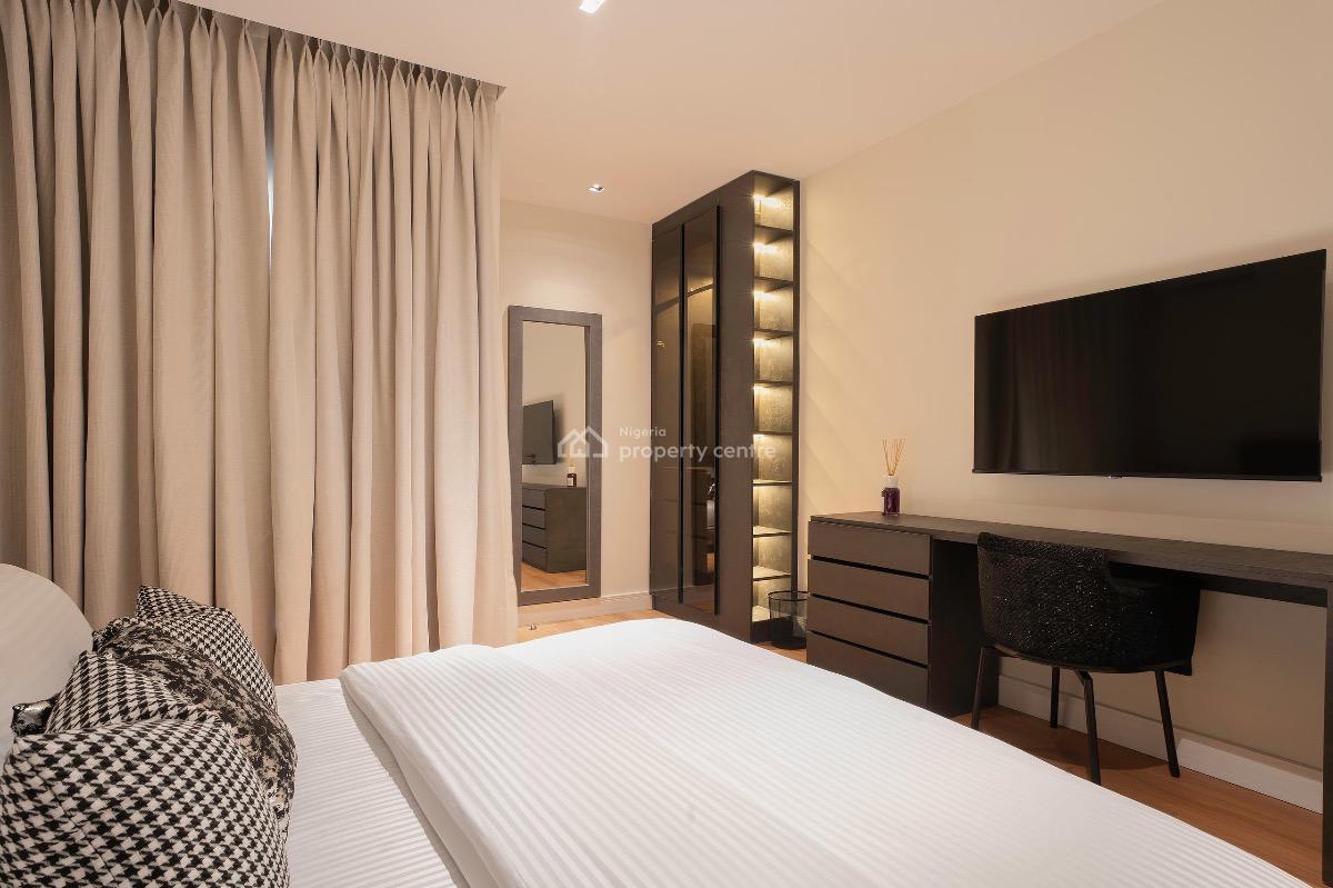 Newly Furnished Luxurious 4 Bedroom Apartment with a Private Bedroom, Lekki Phase 1, Lekki, Lagos, Flat / Apartment Short Let