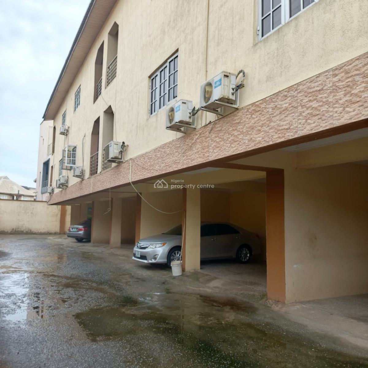 Well Maintained 4 Bedroom Duplex with Enough Parking Space, Magodo, Lagos, Terraced Duplex for Rent