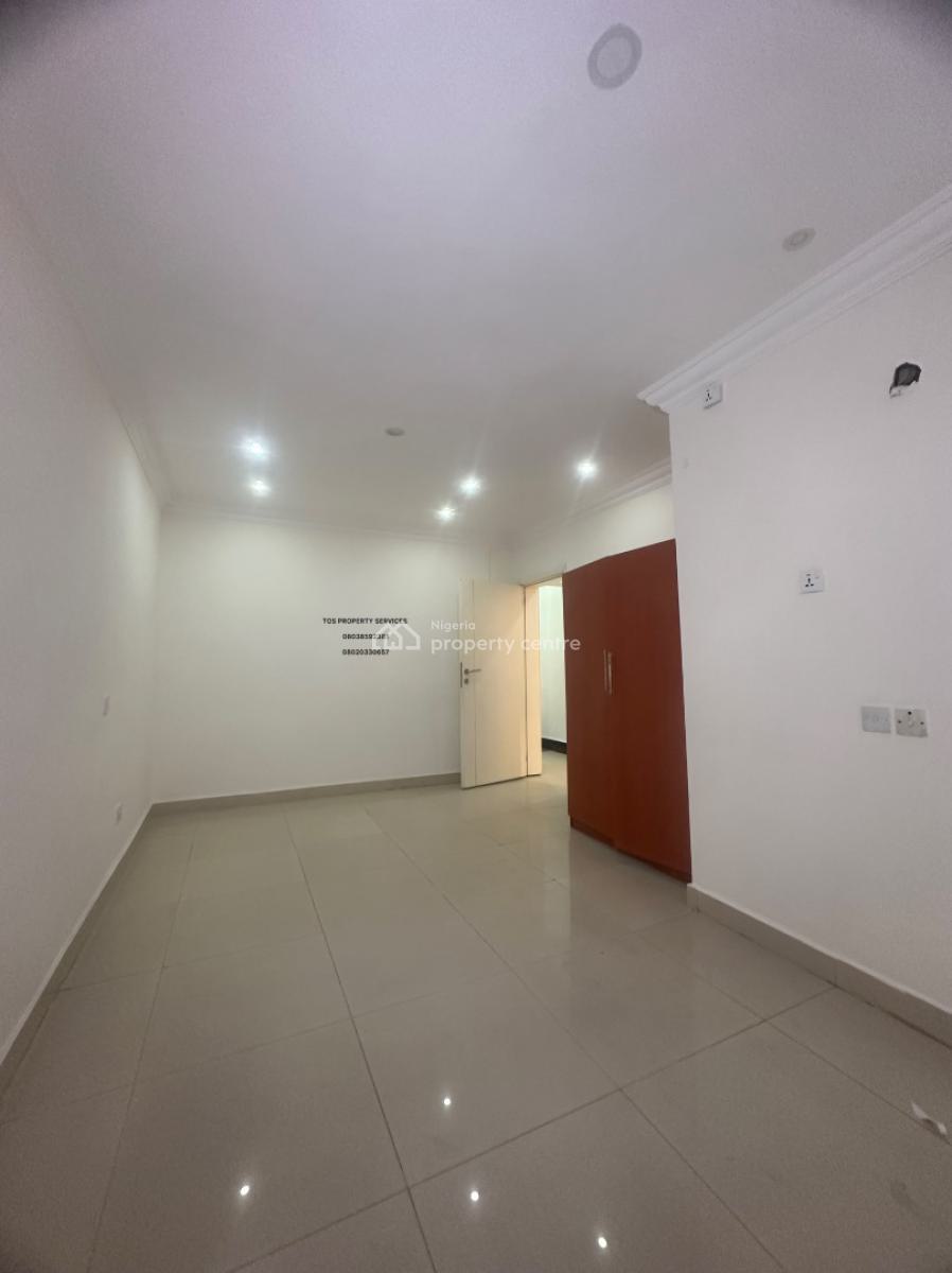 Spacious 2 Bedroom Flat for Commercial/residential, Admiralty Axis, Lekki Phase 1, Lekki Phase 1, Lekki, Lagos, Flat / Apartment for Rent