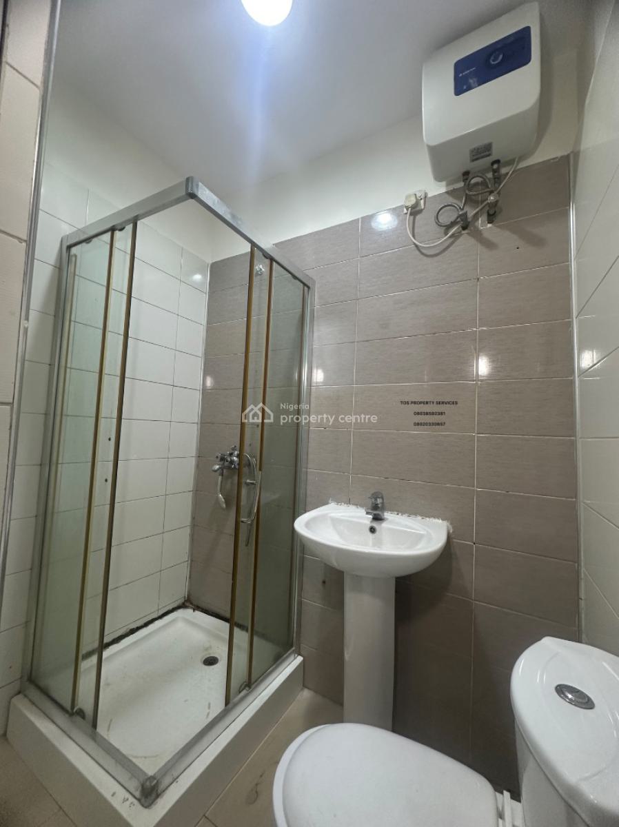 Spacious 2 Bedroom Flat for Commercial/residential, Admiralty Axis, Lekki Phase 1, Lekki Phase 1, Lekki, Lagos, Flat / Apartment for Rent