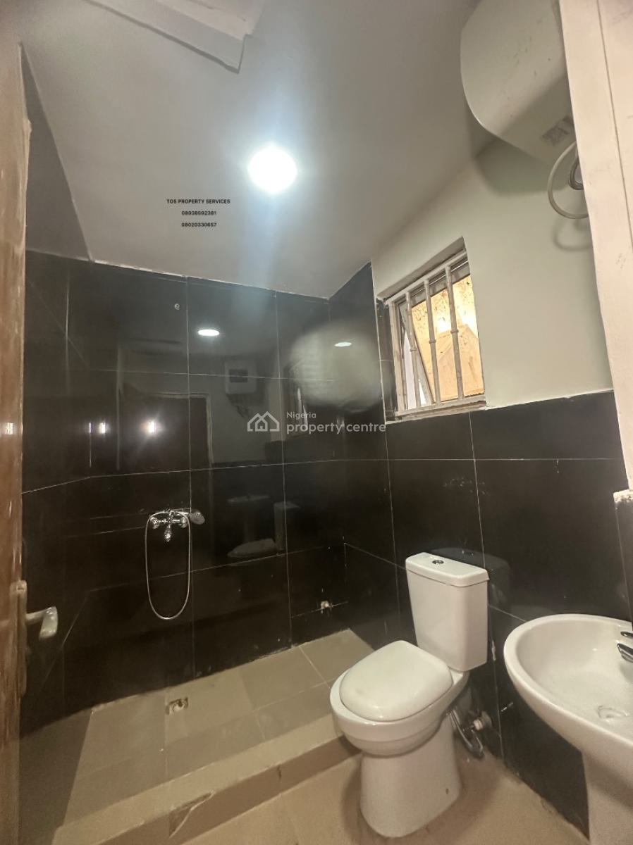 Spacious 2 Bedroom Flat for Commercial/residential, Admiralty Axis, Lekki Phase 1, Lekki Phase 1, Lekki, Lagos, Flat / Apartment for Rent