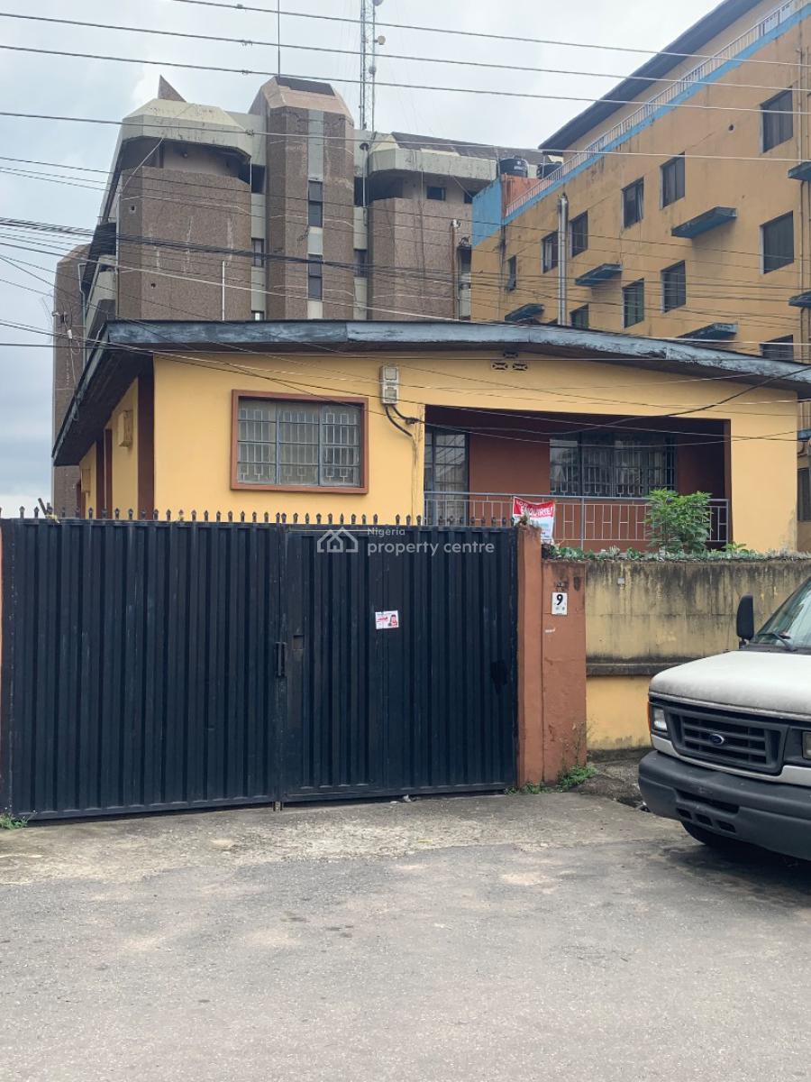 Well Maintained 6 Bedrooms Detached Duplex, Ikeja, Lagos, Detached Duplex for Sale