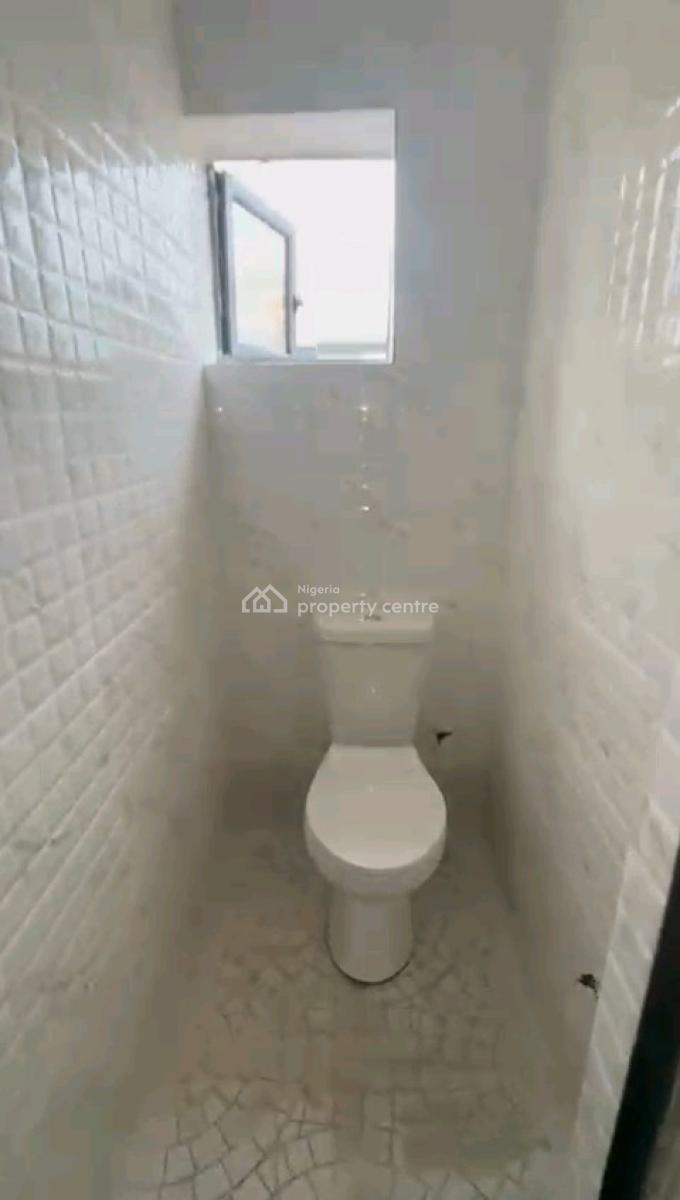 Very Spacious 2 Bedroom Apartment, Unilag Axis, Akoka, Yaba, Lagos, Flat / Apartment for Rent