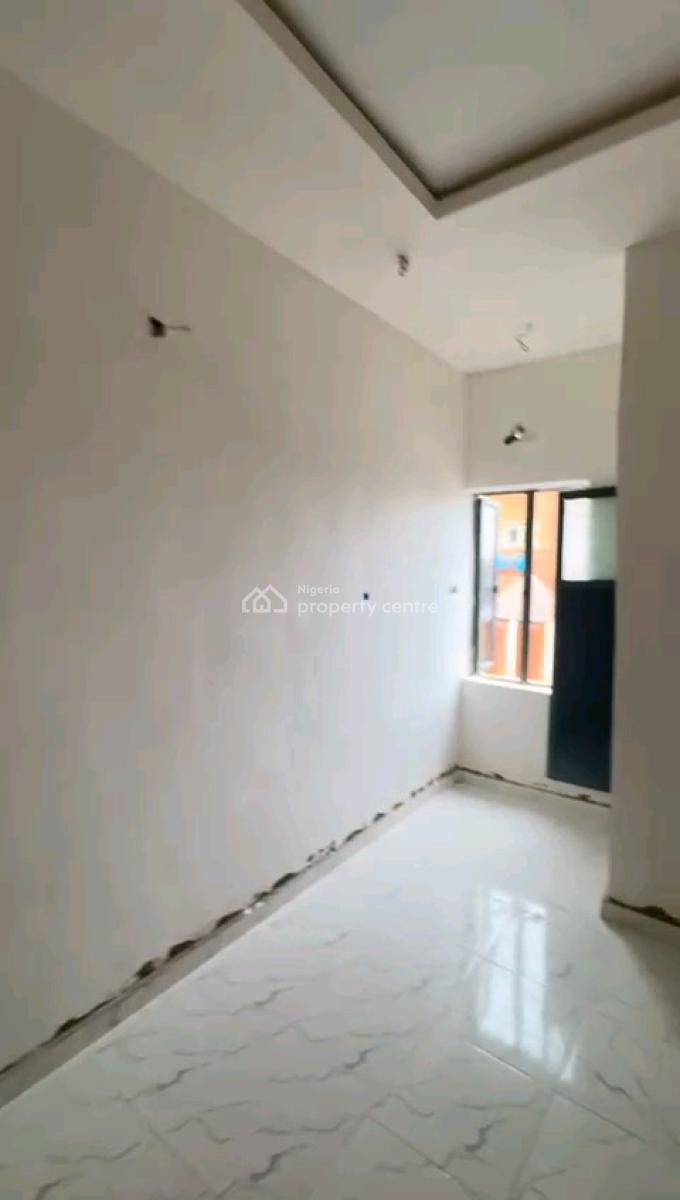 Very Spacious 2 Bedroom Apartment, Unilag Axis, Akoka, Yaba, Lagos, Flat / Apartment for Rent