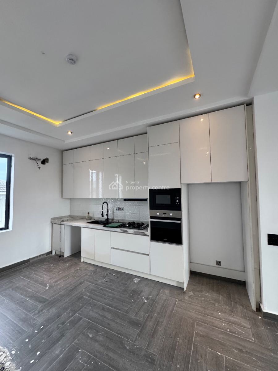 Well Maintained Mini Flat Apartment, Lekki Phase 1, Lekki, Lagos, Mini Flat (room and Parlour) for Rent