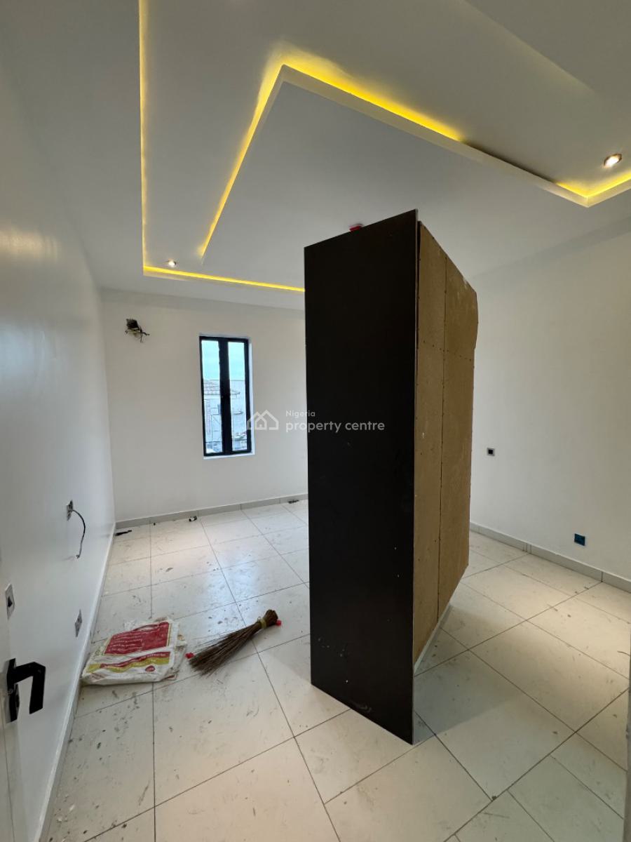 Well Maintained Mini Flat Apartment, Lekki Phase 1, Lekki, Lagos, Mini Flat (room and Parlour) for Rent