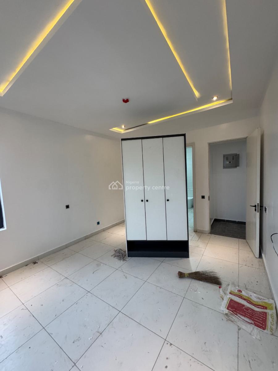 Well Maintained Mini Flat Apartment, Lekki Phase 1, Lekki, Lagos, Mini Flat (room and Parlour) for Rent