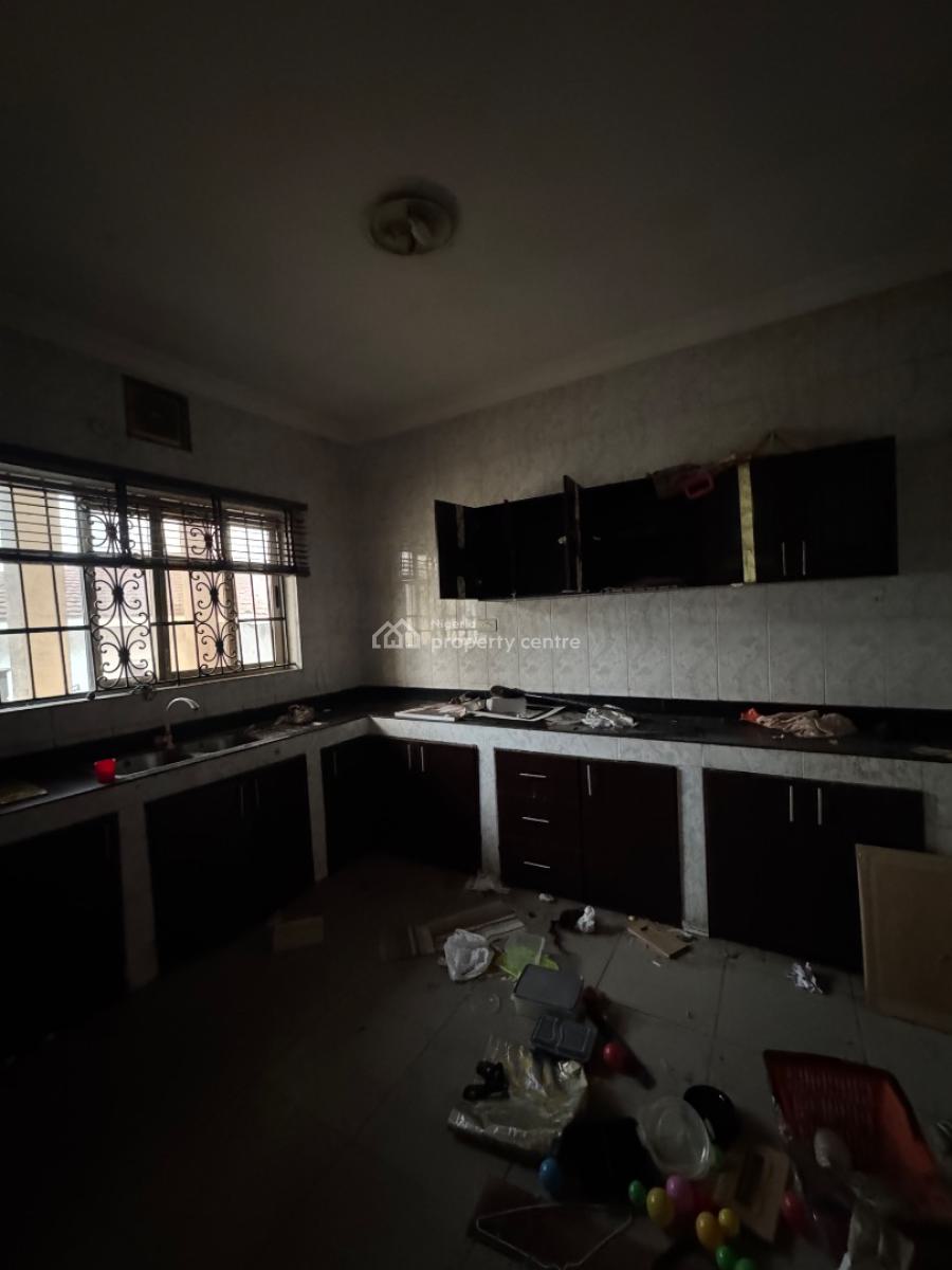 Well Maintained 2 Bedroom Apartment, Ikate, Lekki, Lagos, Flat / Apartment for Rent