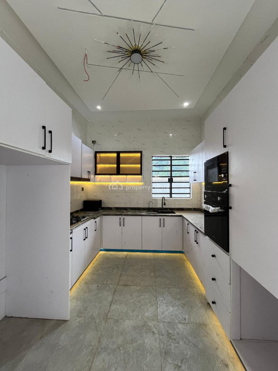 Spaciously Built 5 Bedroom Semi- Detached Duplex in a Secured Estate, Ikeja Gra, Ikeja, Lagos, Semi-detached Duplex for Sale
