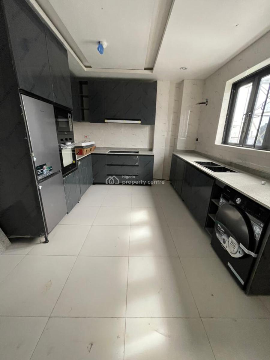 Spacious 2 Bedroom Apartment Suitable for Investment, Lekki Right, Lekki, Lagos, Flat / Apartment for Sale