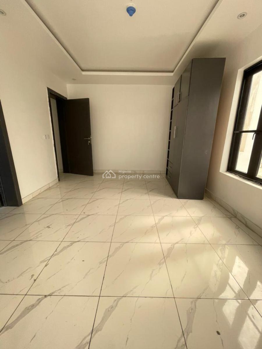 Spacious 2 Bedroom Apartment Suitable for Investment, Lekki Right, Lekki, Lagos, Flat / Apartment for Sale