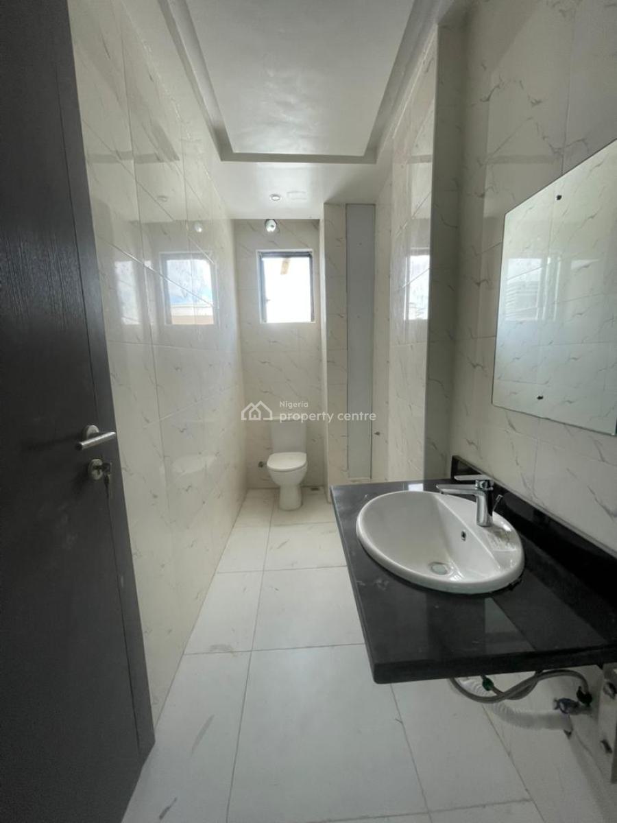 Spacious 2 Bedroom Apartment Suitable for Investment, Lekki Right, Lekki, Lagos, Flat / Apartment for Sale