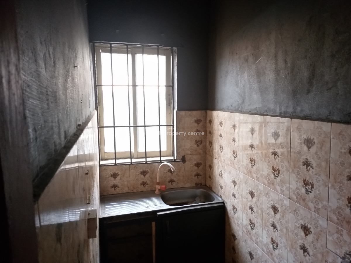 a Nice and Spacious Mini-flat in an Estate, an Estate Near Alagbole Bus Stop, Ojodu, Lagos, Mini Flat (room and Parlour) for Rent