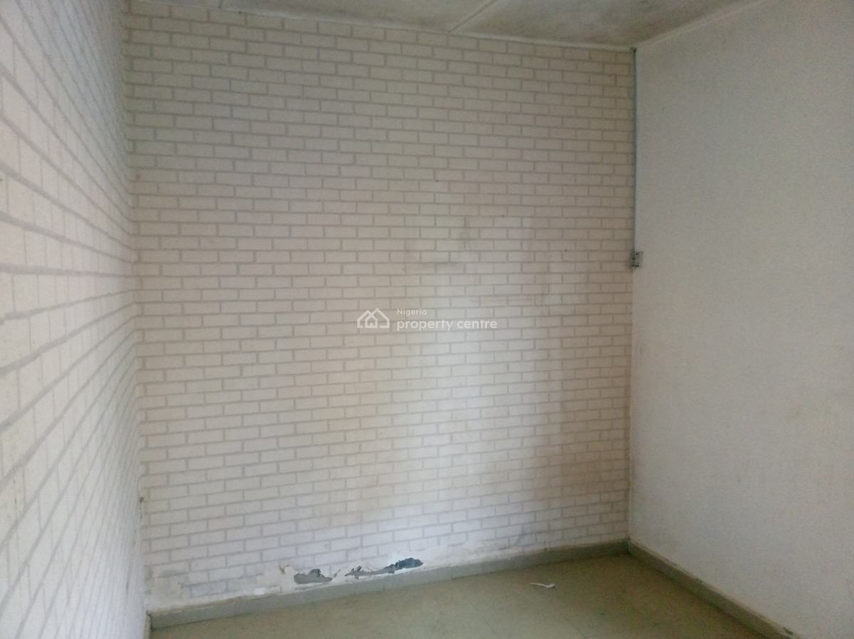 a Nice and Spacious Mini-flat in an Estate, an Estate Near Alagbole Bus Stop, Ojodu, Lagos, Mini Flat (room and Parlour) for Rent