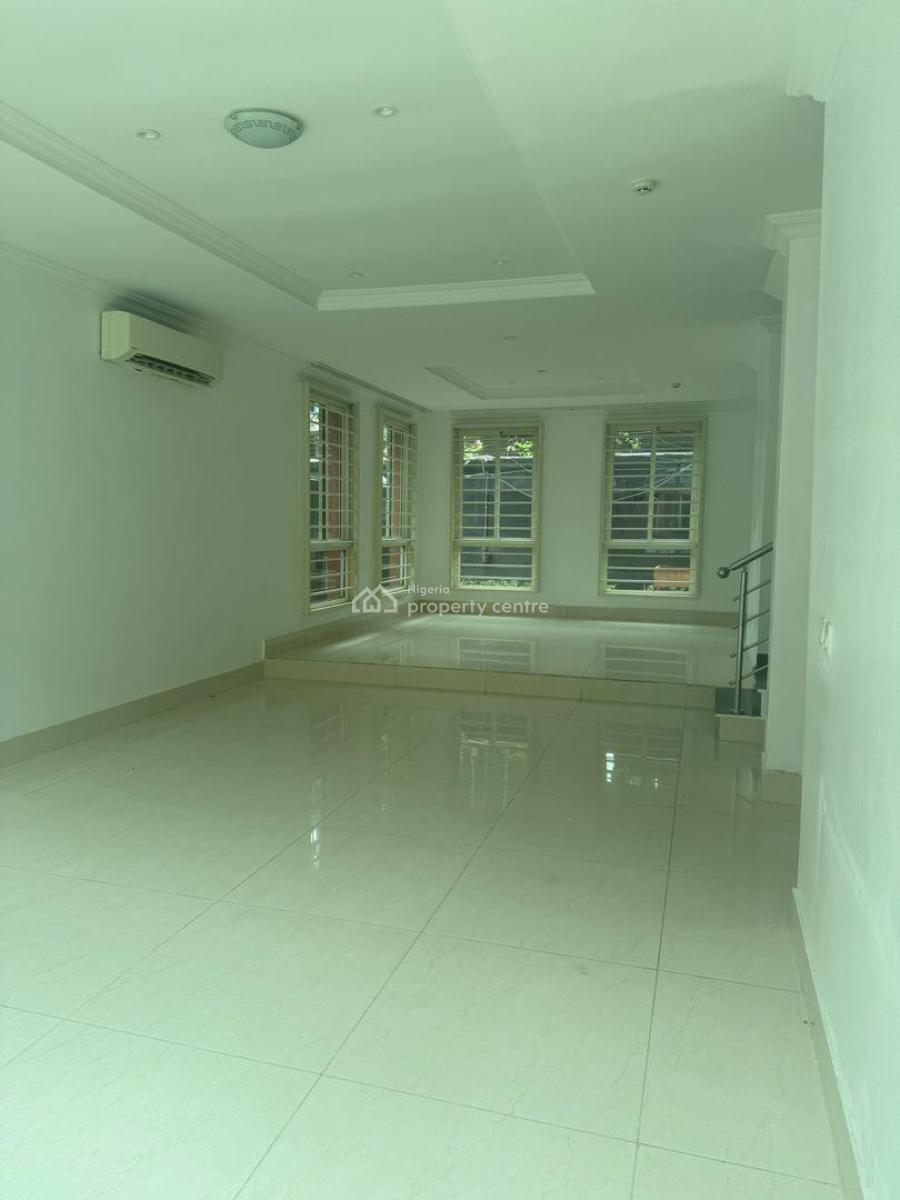 Well-maintained 3-bedroom Maisonette with Bq, Old Ikoyi, Ikoyi, Lagos, Flat / Apartment for Rent