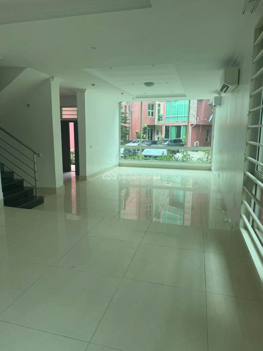 Well-maintained 3-bedroom Maisonette with Bq, Old Ikoyi, Ikoyi, Lagos, Flat / Apartment for Rent