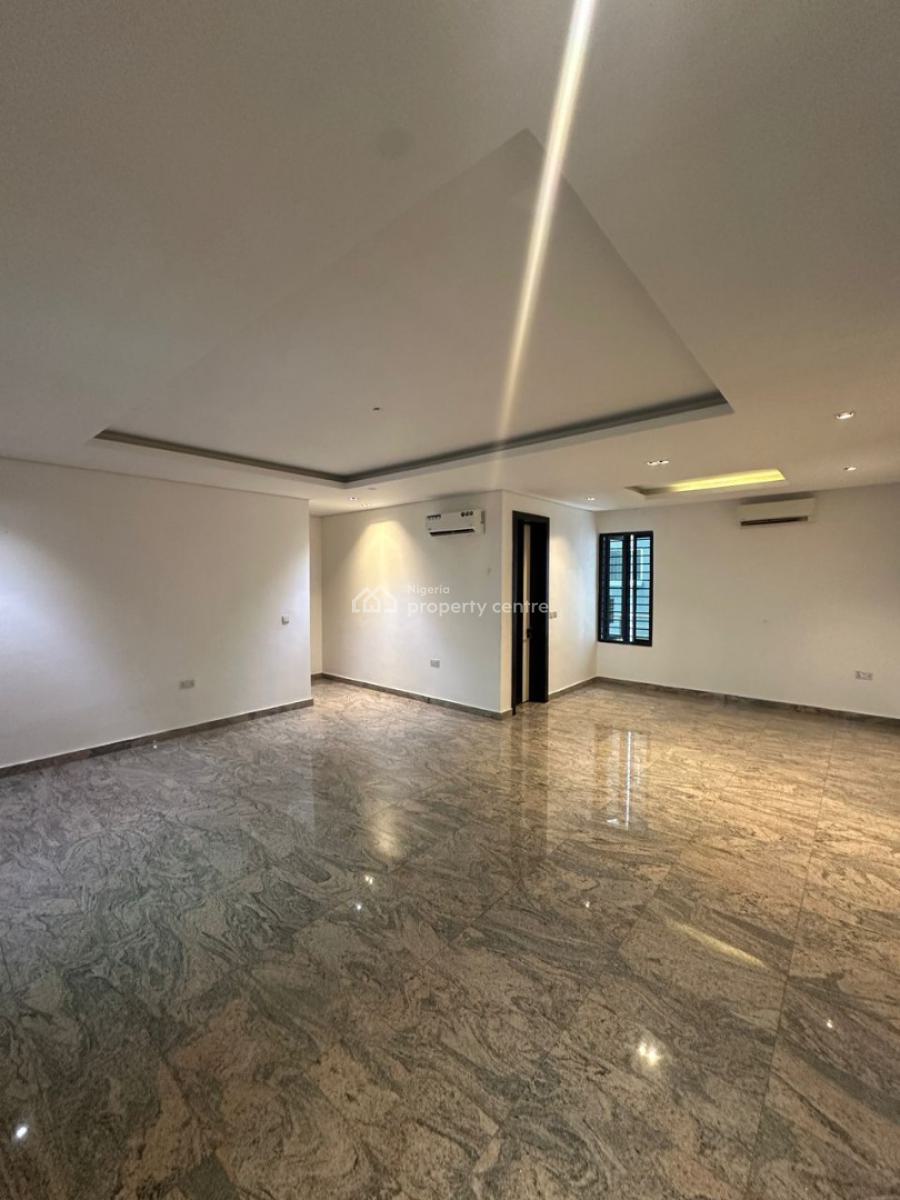 Well-maintained Spacious 3-bedroom Apartment with Bq on The 3rd Floor, Ikoyi, Lagos, Flat / Apartment for Rent