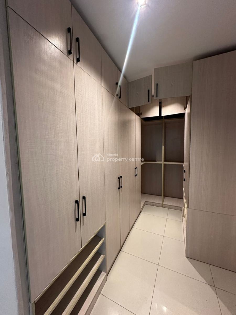 Well-maintained Spacious 3-bedroom Apartment with Bq on The 3rd Floor, Ikoyi, Lagos, Flat / Apartment for Rent