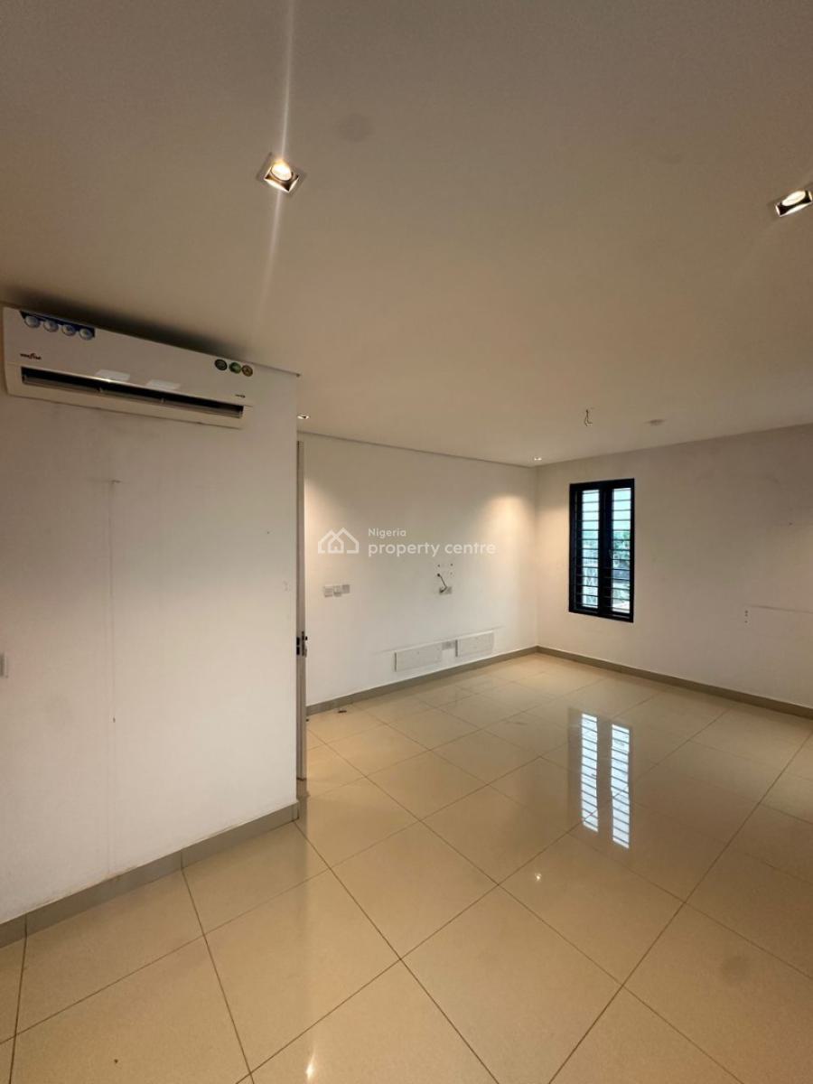 Well-maintained Spacious 3-bedroom Apartment with Bq on The 3rd Floor, Ikoyi, Lagos, Flat / Apartment for Rent