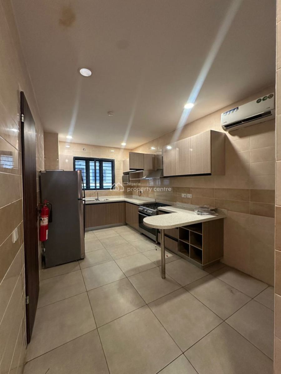 Well-maintained Spacious 3-bedroom Apartment with Bq on The 3rd Floor, Ikoyi, Lagos, Flat / Apartment for Rent