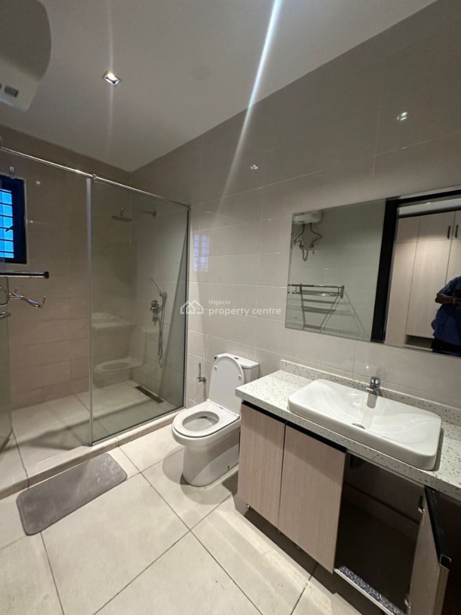 Well-maintained Spacious 3-bedroom Apartment with Bq on The 3rd Floor, Ikoyi, Lagos, Flat / Apartment for Rent