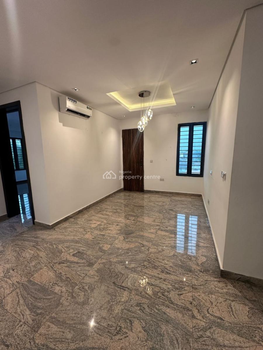 Well-maintained Spacious 3-bedroom Apartment with Bq on The 3rd Floor, Ikoyi, Lagos, Flat / Apartment for Rent