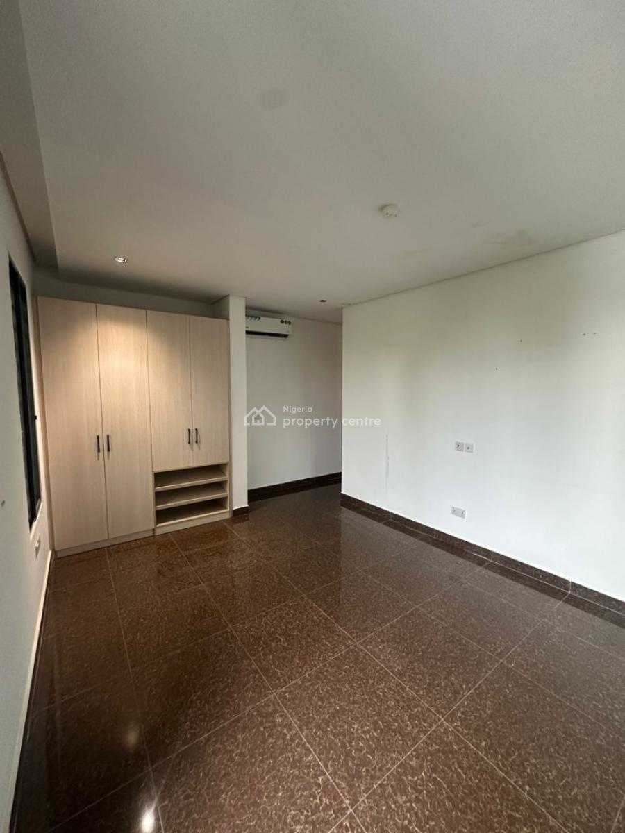 Well-maintained Spacious 3-bedroom Apartment with Bq on The 3rd Floor, Ikoyi, Lagos, Flat / Apartment for Rent