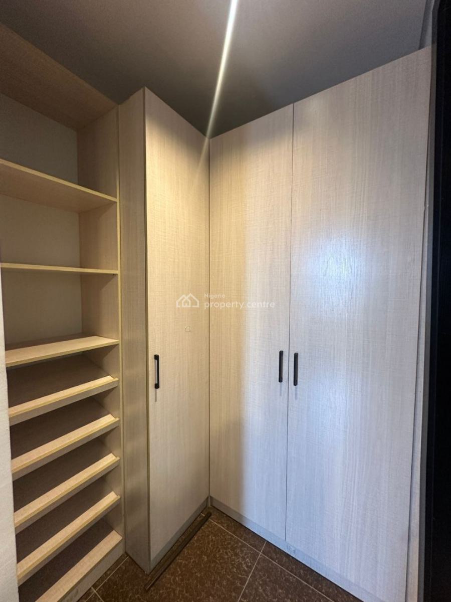 Well-maintained Spacious 3-bedroom Apartment with Bq on The 3rd Floor, Ikoyi, Lagos, Flat / Apartment for Rent