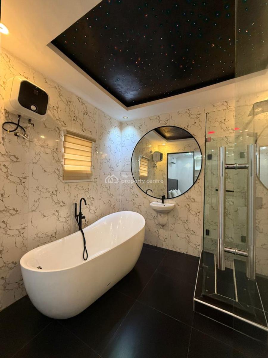 Deluxe 1 Bedroom Bathtub Apartment with Red Room., Osapa, Lekki, Lagos, Flat / Apartment Short Let