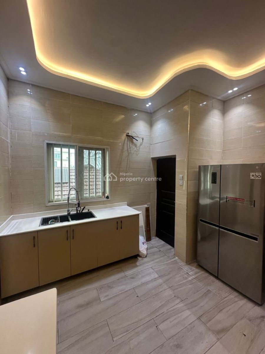Newly Renovated & Well-maintained 3-bedroom Apartment with Bq, Ikoyi, Lagos, Flat / Apartment for Sale