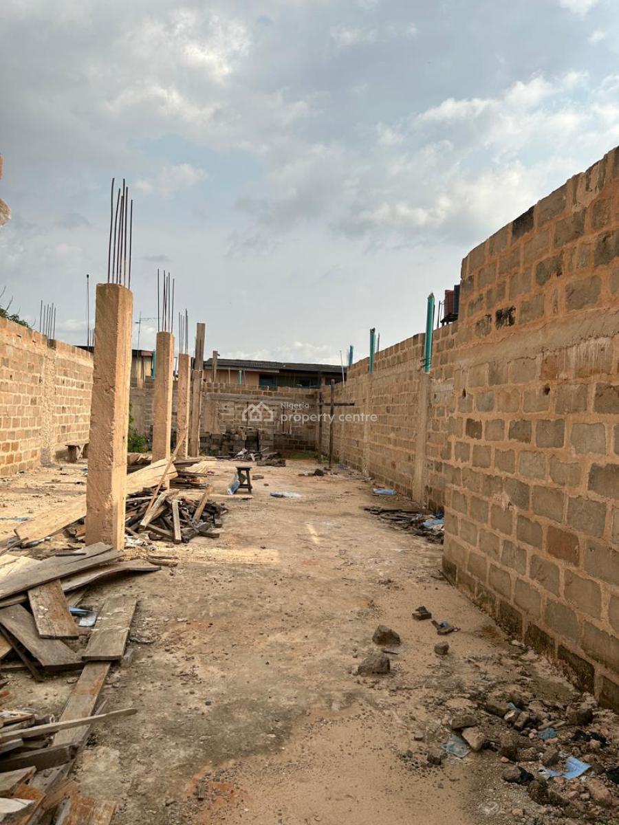Land with Structure Inside, Guobadia,gra Benin, Benin, Oredo, Edo, Mixed-use Land for Sale