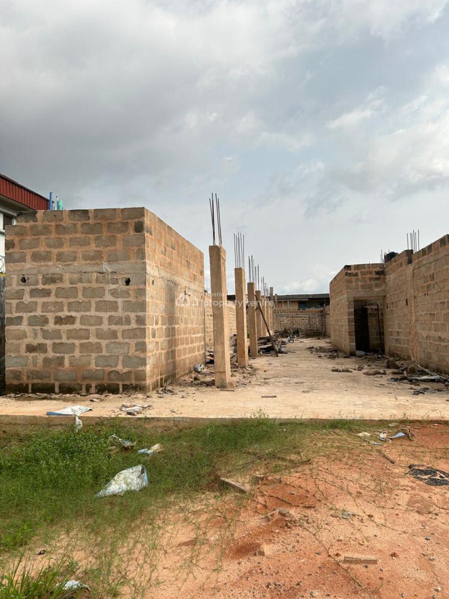 Land with Structure Inside, Guobadia,gra Benin, Benin, Oredo, Edo, Mixed-use Land for Sale