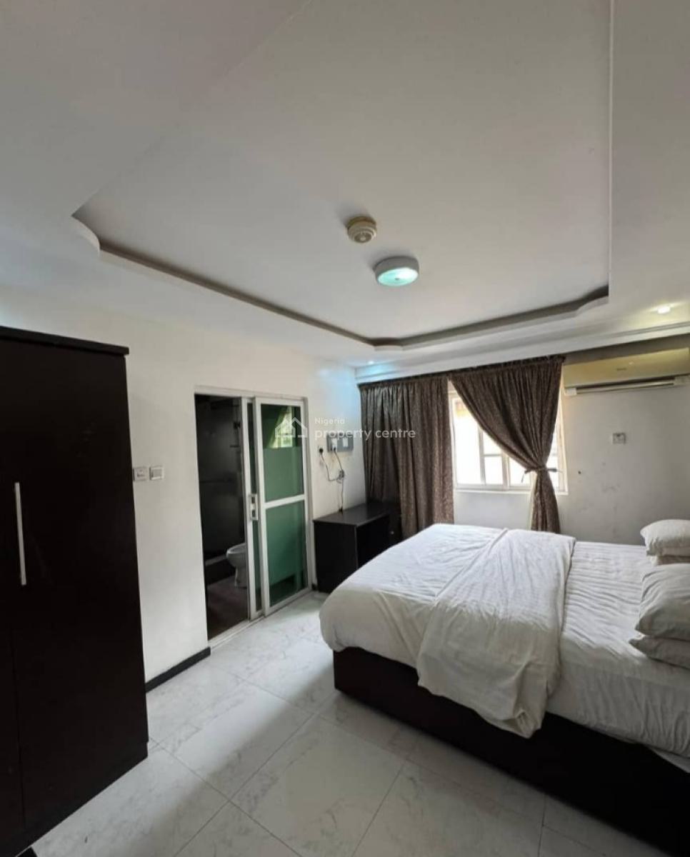 Well Maintained 17rooms Duplex with Swimming Pool, 24hr Power Etc, Lekki Phase 1, Lekki, Lagos, Commercial Property for Rent