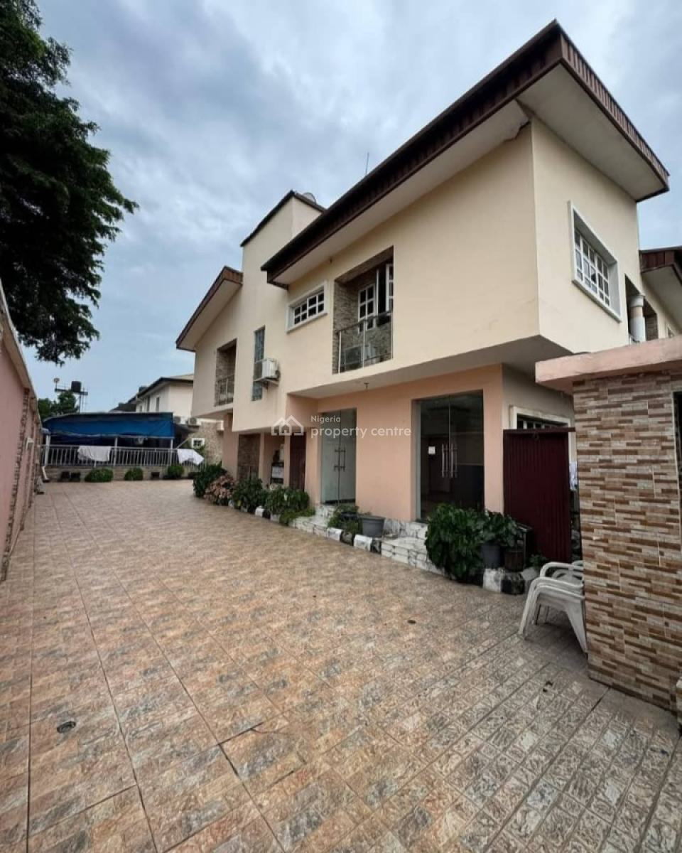 Well Maintained 17rooms Duplex with Swimming Pool, 24hr Power Etc, Lekki Phase 1, Lekki, Lagos, Commercial Property for Rent