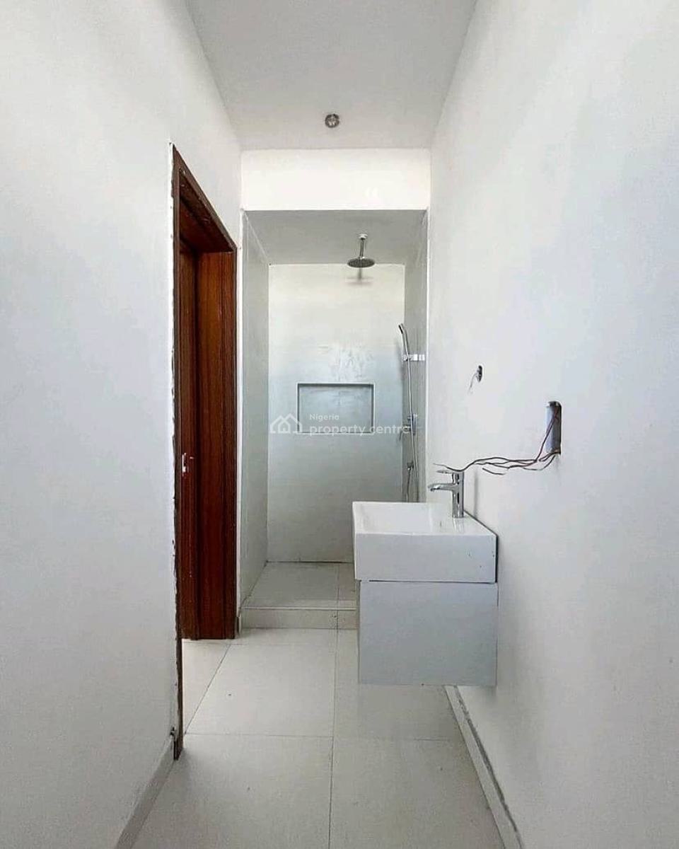 All New Luxury Standard Ensuit 3 Bedroom Spacious Maisonette Available, Lekki Phase 1, Lekki, Lagos, Flat / Apartment for Rent