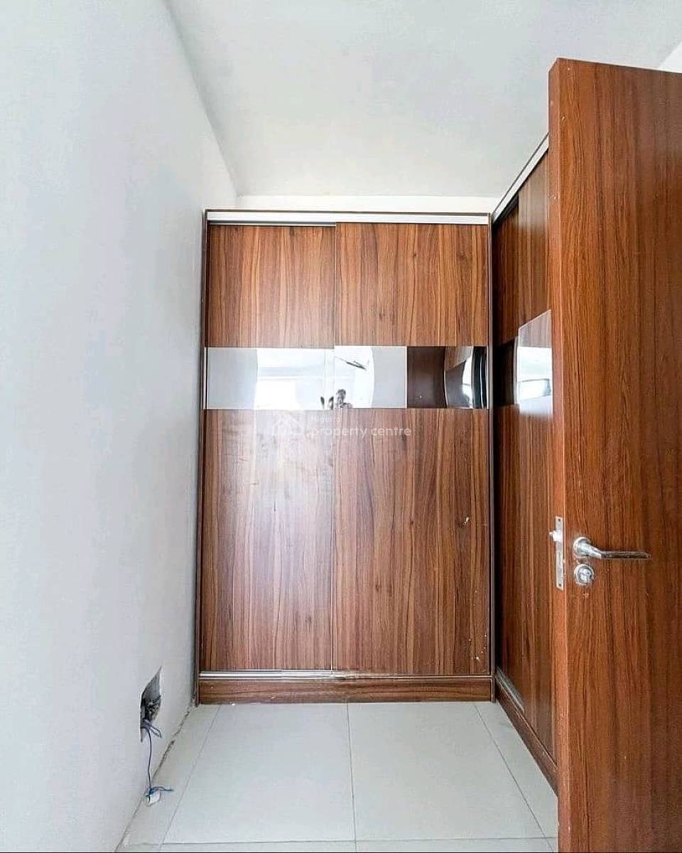 All New Luxury Standard Ensuit 3 Bedroom Spacious Maisonette Available, Lekki Phase 1, Lekki, Lagos, Flat / Apartment for Rent