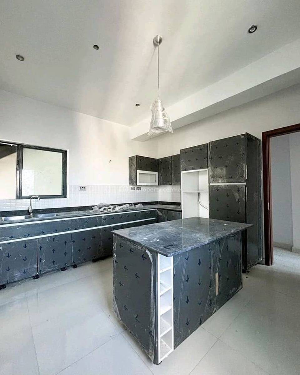 All New Luxury Standard Ensuit 3 Bedroom Spacious Maisonette Available, Lekki Phase 1, Lekki, Lagos, Flat / Apartment for Rent