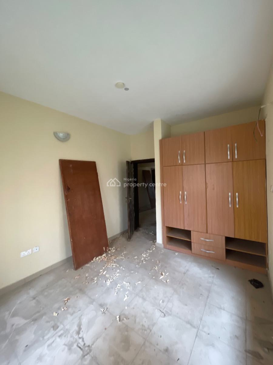 Standard 3 Bedroom Flat with Functional Amenities Suitable for Family, Fashola Estate, Monastery Road., Sangotedo, Ajah, Lagos, Residential Land for Rent