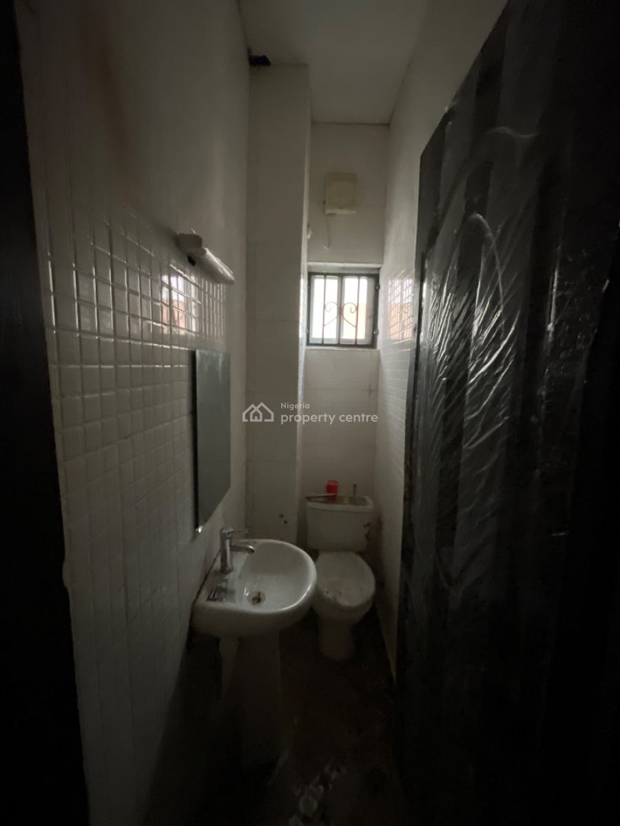 Standard 3 Bedroom Flat with Functional Amenities Suitable for Family, Fashola Estate, Monastery Road., Sangotedo, Ajah, Lagos, Residential Land for Rent