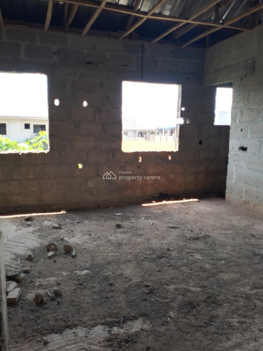 4 Bedroom Bungalow, Blue Roof Off Oreta Road, Igbogbo, Ikorodu, Lagos, Detached Bungalow for Sale