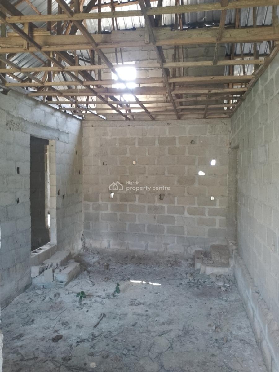 4 Bedroom Bungalow, Blue Roof Off Oreta Road, Igbogbo, Ikorodu, Lagos, Detached Bungalow for Sale