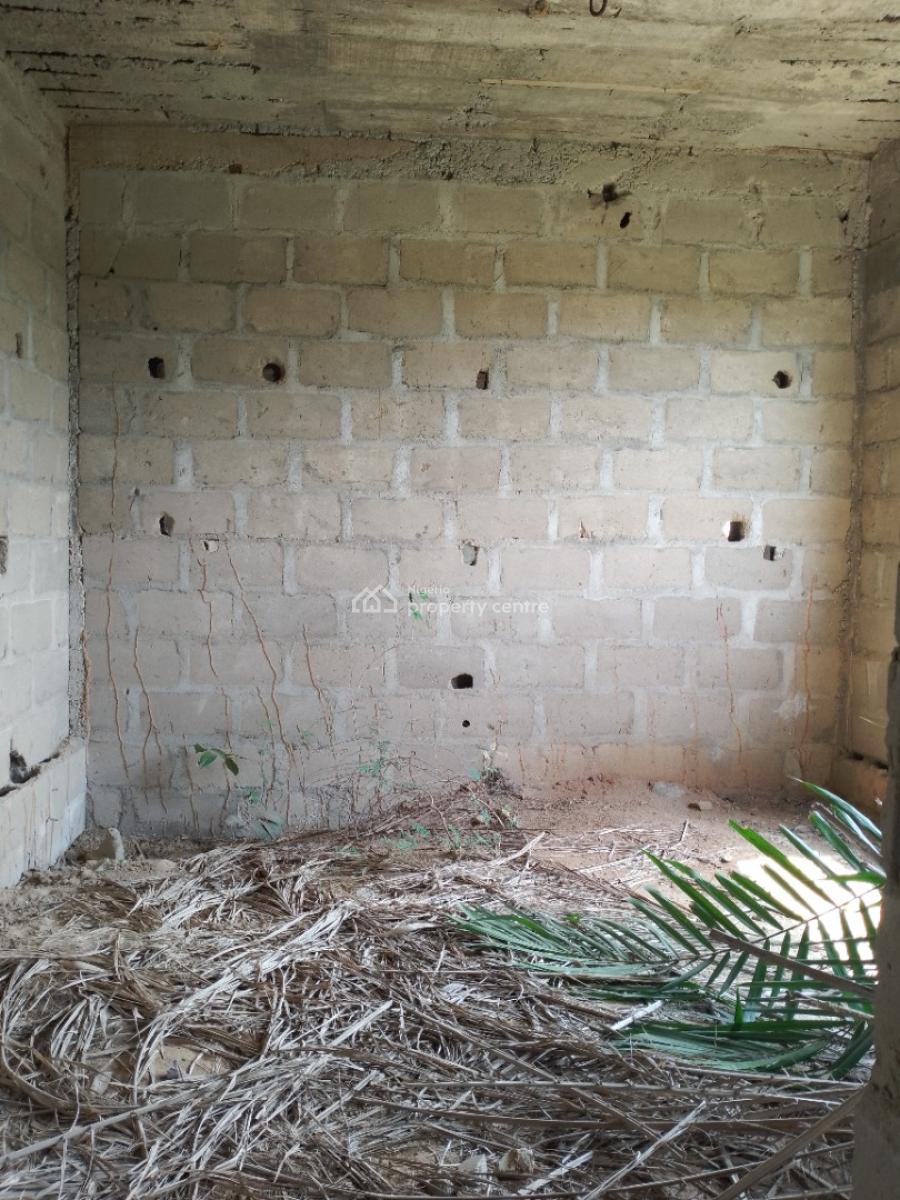 4 Bedroom Bungalow, Blue Roof Off Oreta Road, Igbogbo, Ikorodu, Lagos, Detached Bungalow for Sale