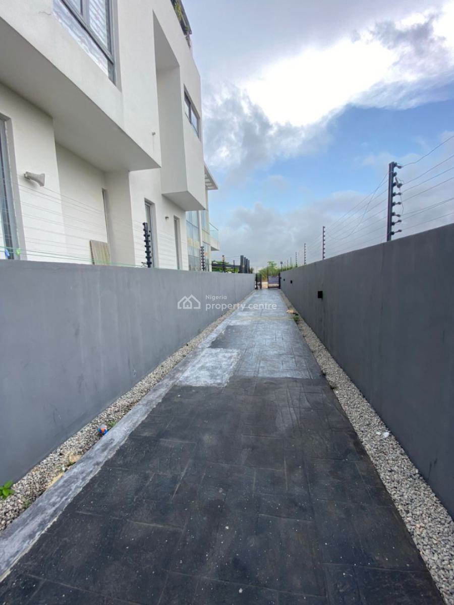 5 Bedroom, Pinnock Beach Estate, Osapa, Lekki, Lagos, Detached Duplex for Sale