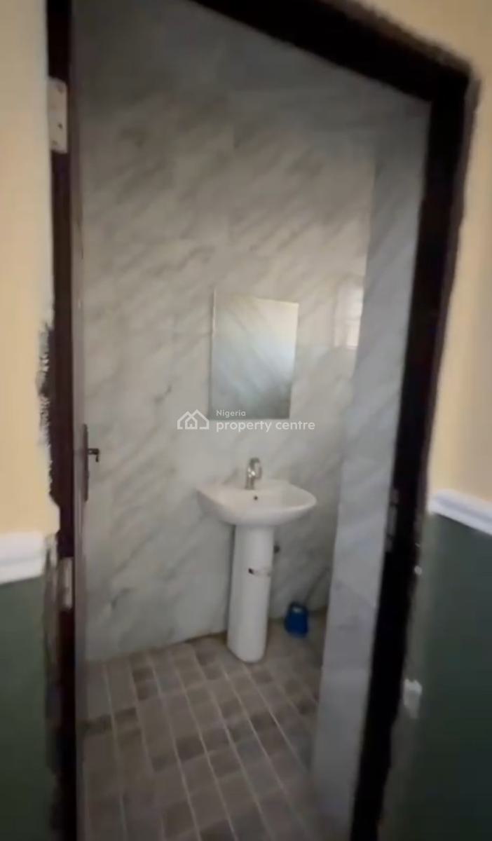 Clean 2 Bedroom Bunglaow, Pay and Pack in, Spacious Compoud, Wuye, Abuja, Detached Bungalow for Rent