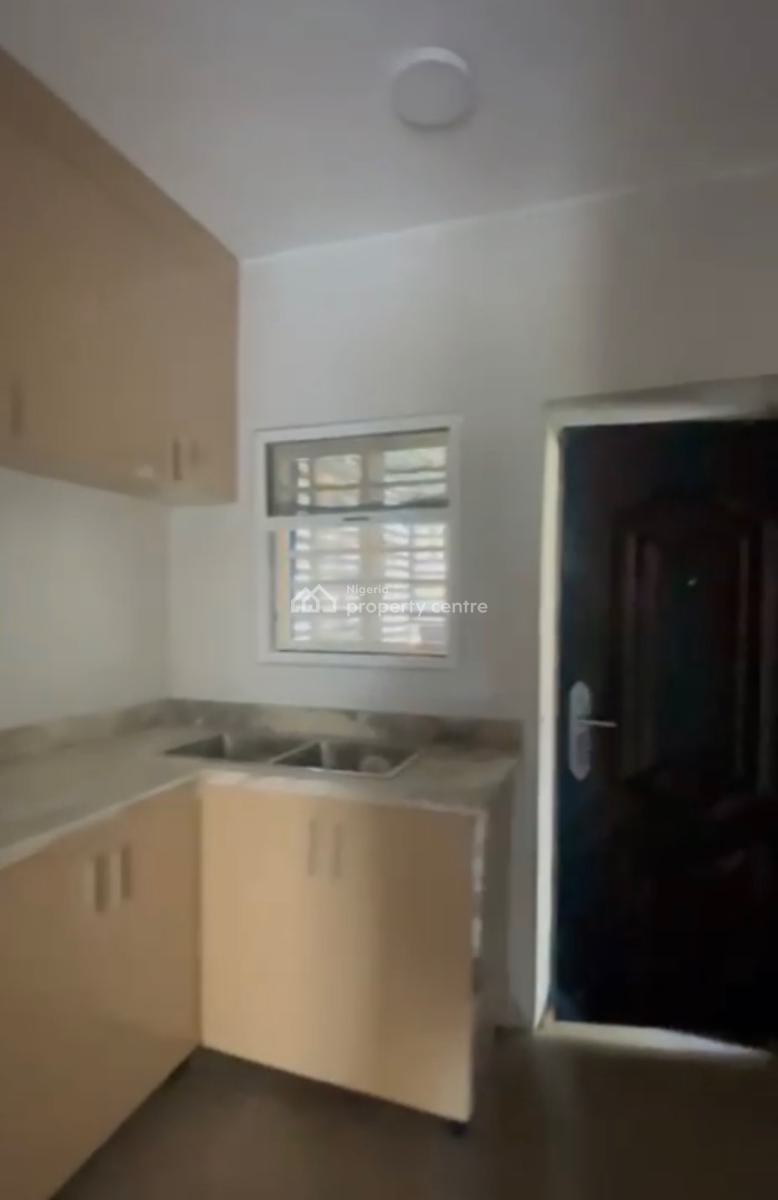 Luxury Clean 3 Bedroom Flat + Tarred Road, Brains and Hammer City, Life Camp, Abuja, House for Rent