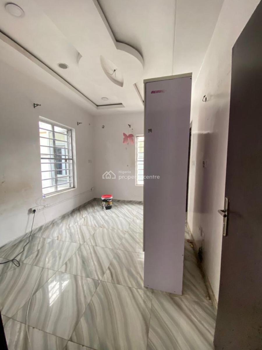 Standard N Nice Single Room Upstairs) Shared Apt, Chevron Lekki Lagos, Lekki, Lagos, Self Contain (single Rooms) for Rent